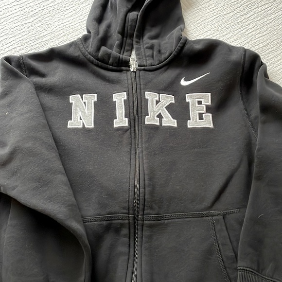 Nike boys black hoodie size youth Large - Picture 3 of 4